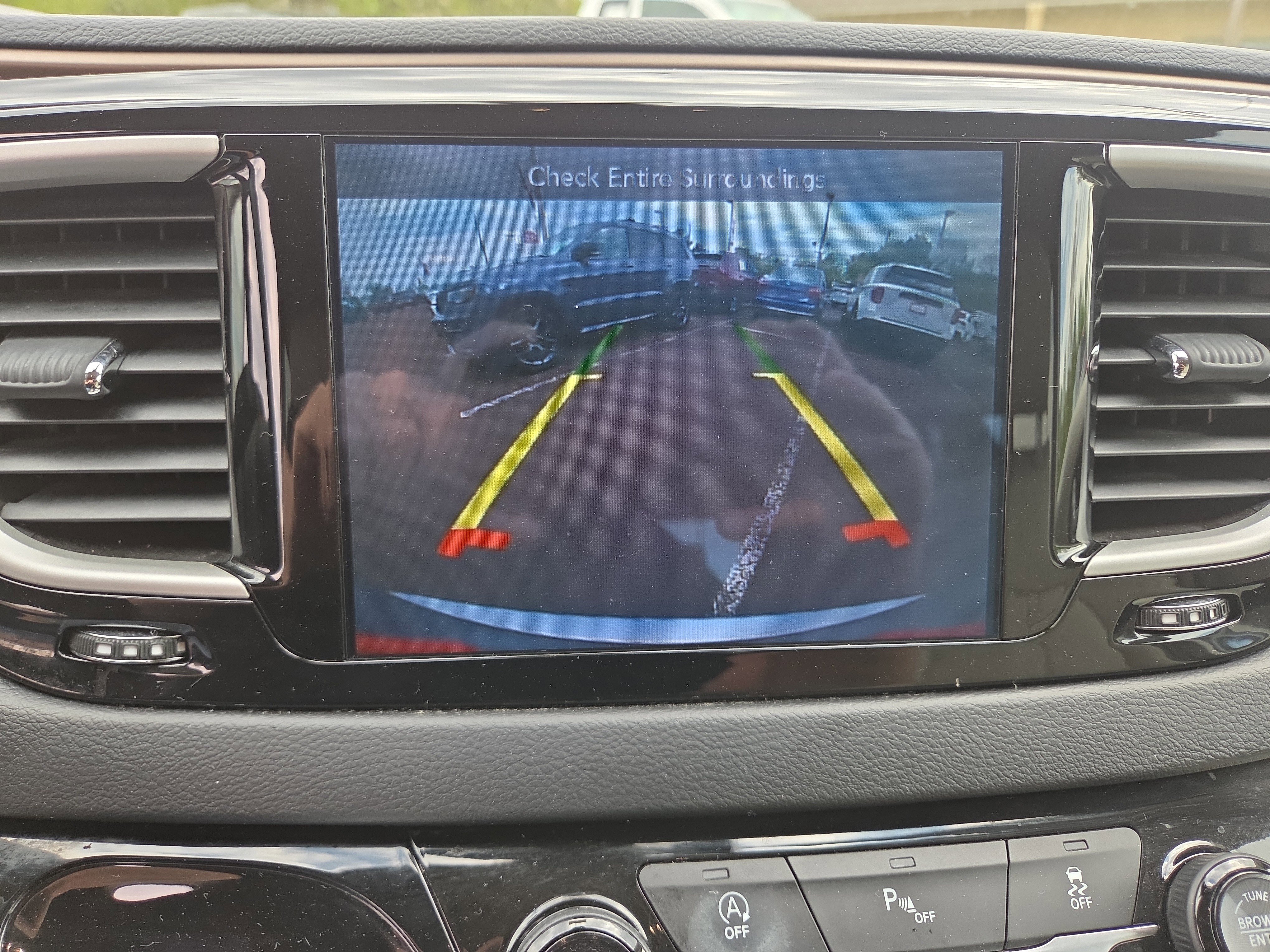 Used 2017 Chrysler Pacifica Touring-L FWD image 23