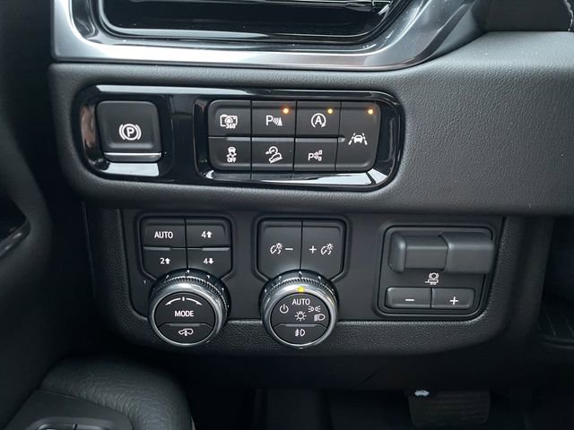 New 2026 GMC Yukon XL Denali w/ Denali Reserve Package image 20