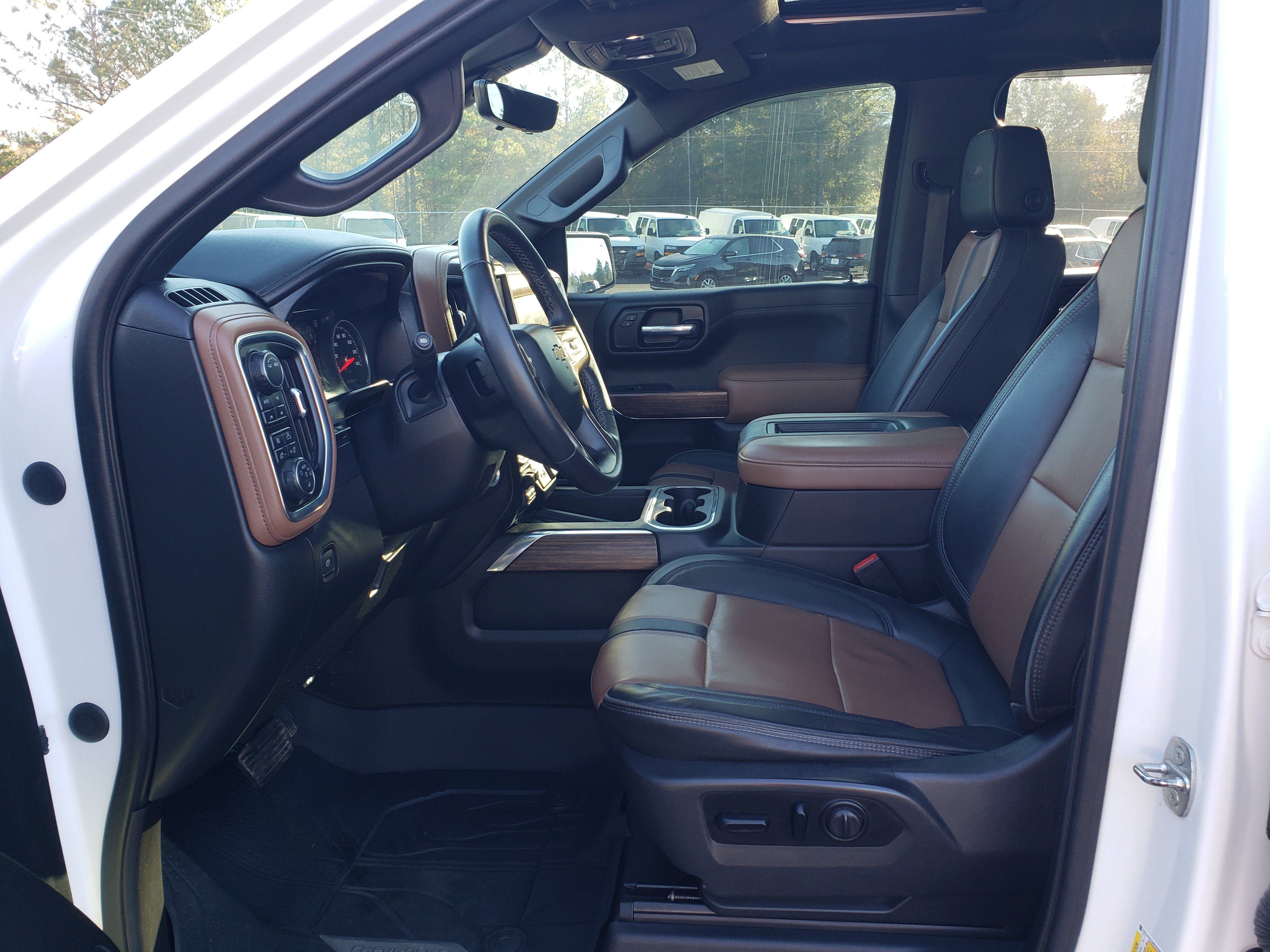 Used 2024 Chevrolet Silverado 1500 High Country w/ Technology Package image 29