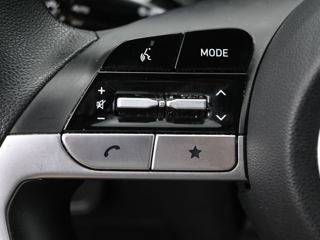Used 2023 Hyundai Santa Cruz SEL AWD/4WD image 16