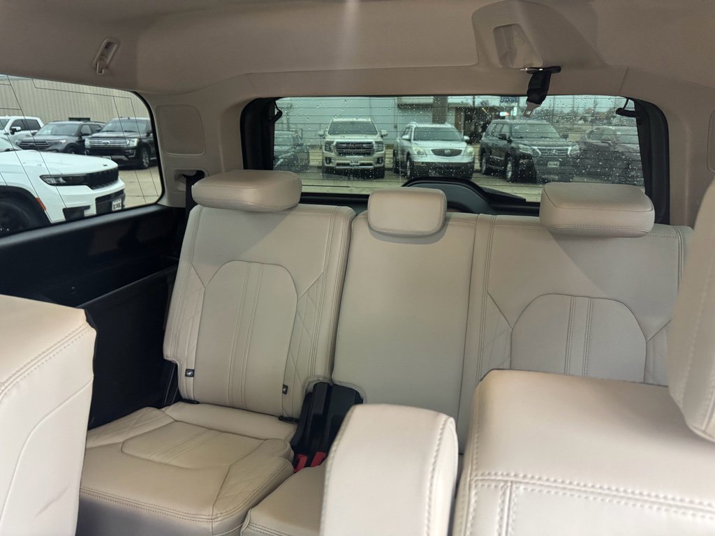 Used 2018 Ford Expedition Platinum image 14