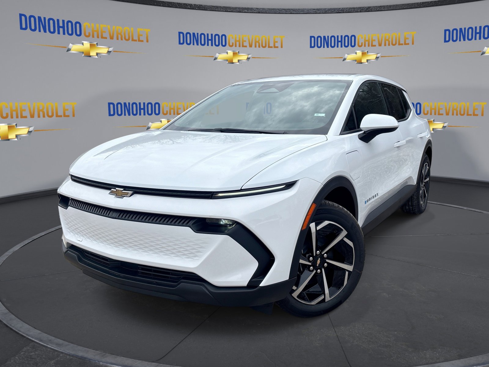 New 2026 Chevrolet Equinox EV LT image 4