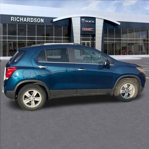 Used 2020 Chevrolet Trax LT w/ LT Convenience Package image 7