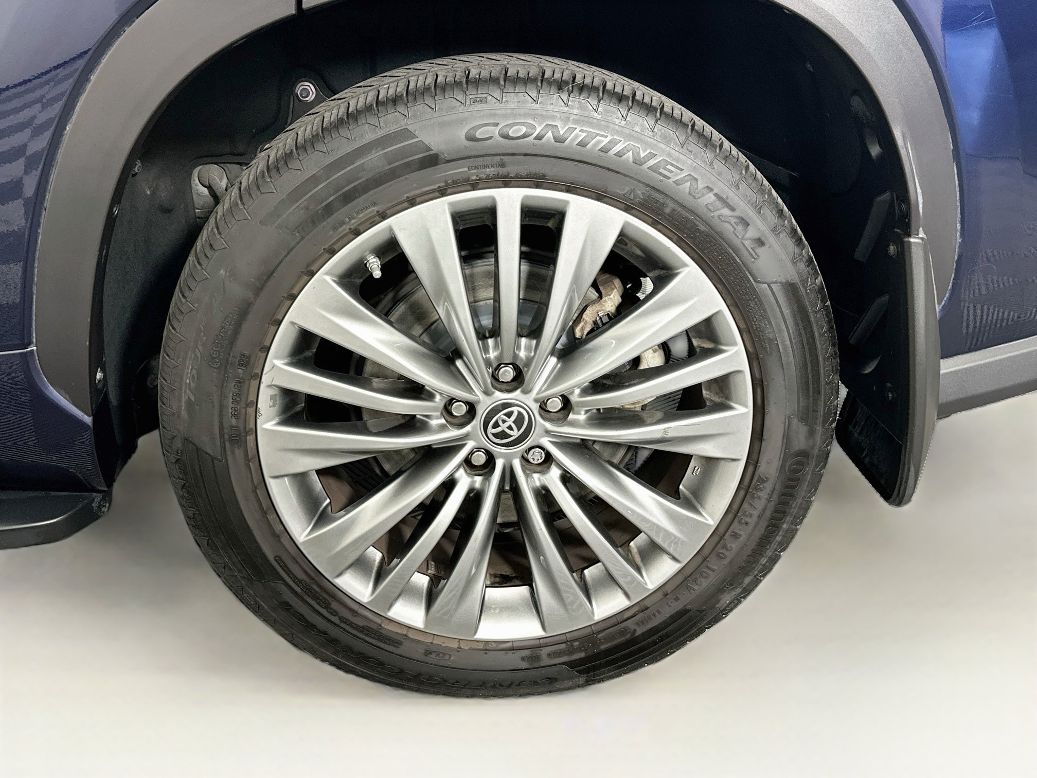Used 2021 Toyota Highlander Platinum AWD/4WD image 11