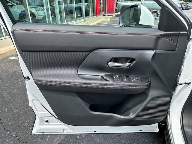 New 2025 Nissan Kicks SR w/ SR Premium Package AWD/4WD image 15