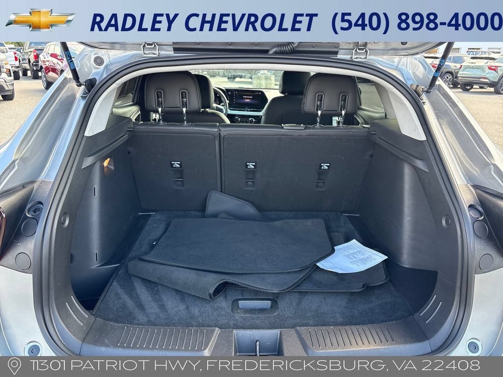 Used 2025 Chevrolet Trax LT w/ LT Convenience Package FWD image 15