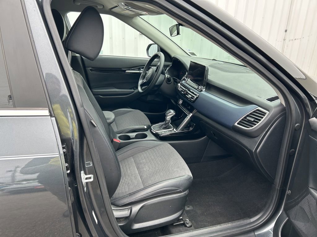 Used 2023 Kia Seltos S w/ Navigation Package AWD/4WD image 19