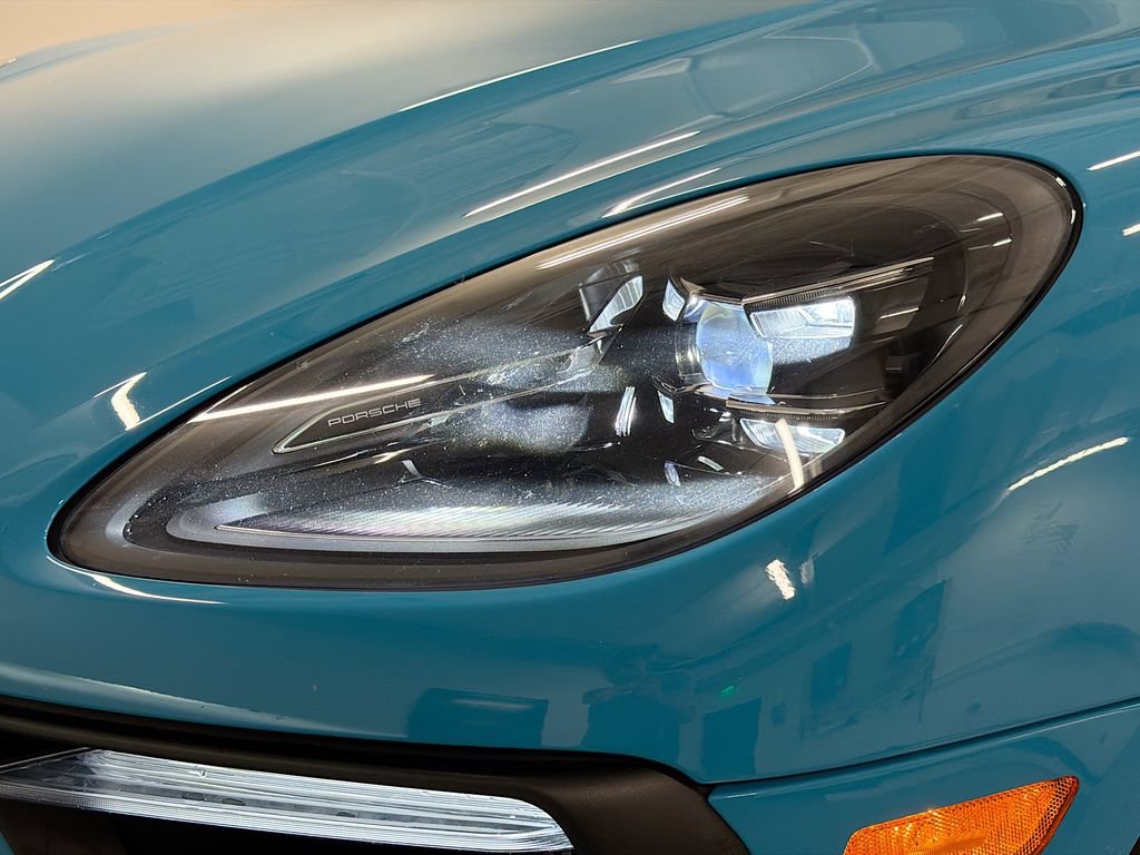 Certified 2022 Porsche Macan S AWD/4WD image 33
