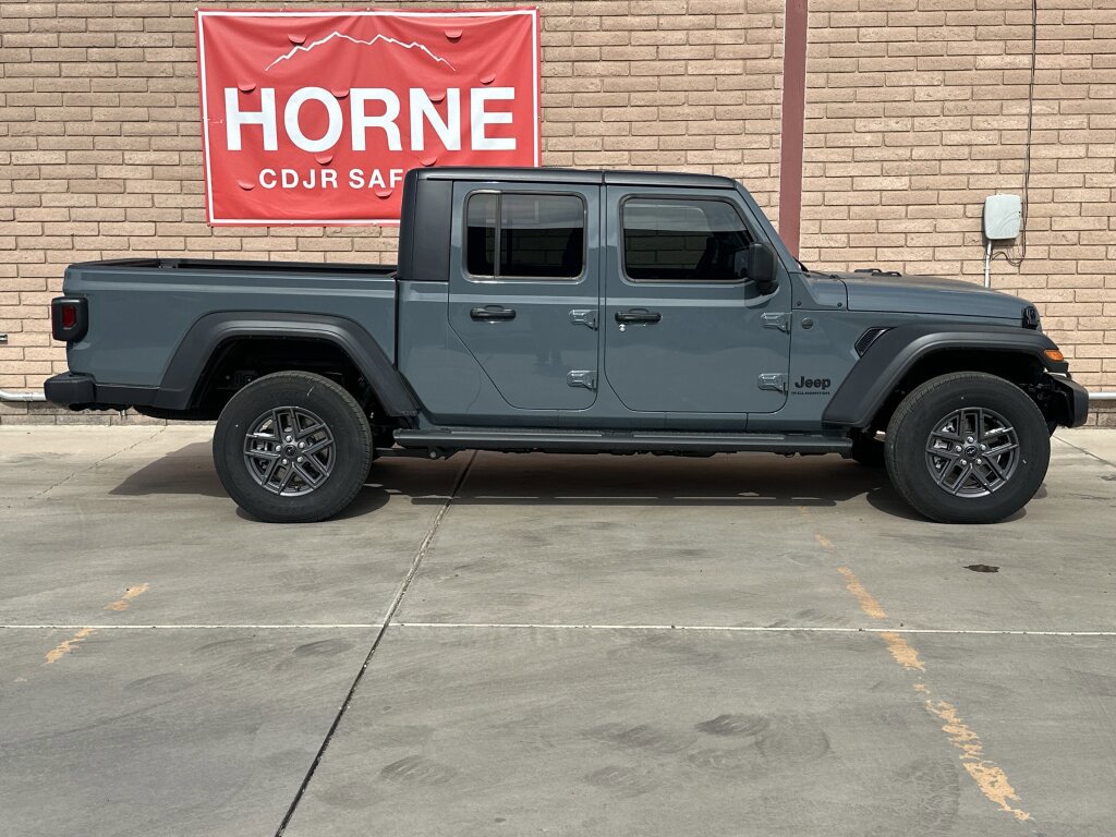 New 2025 Jeep Gladiator Sport image 7