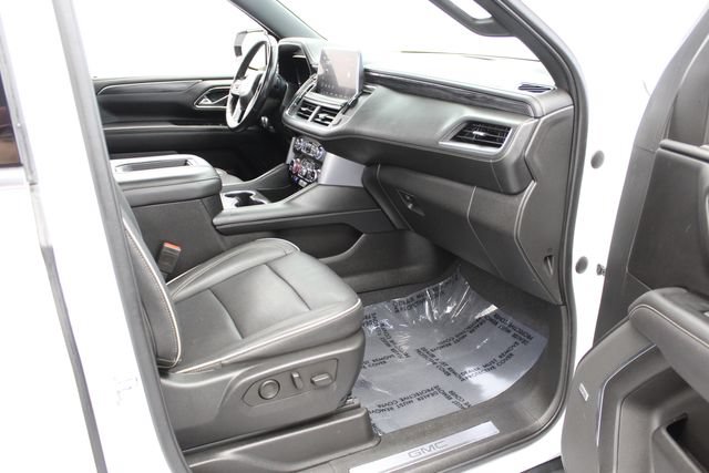 Used 2022 GMC Yukon XL SLT w/ SLT Luxury Package AWD/4WD image 24