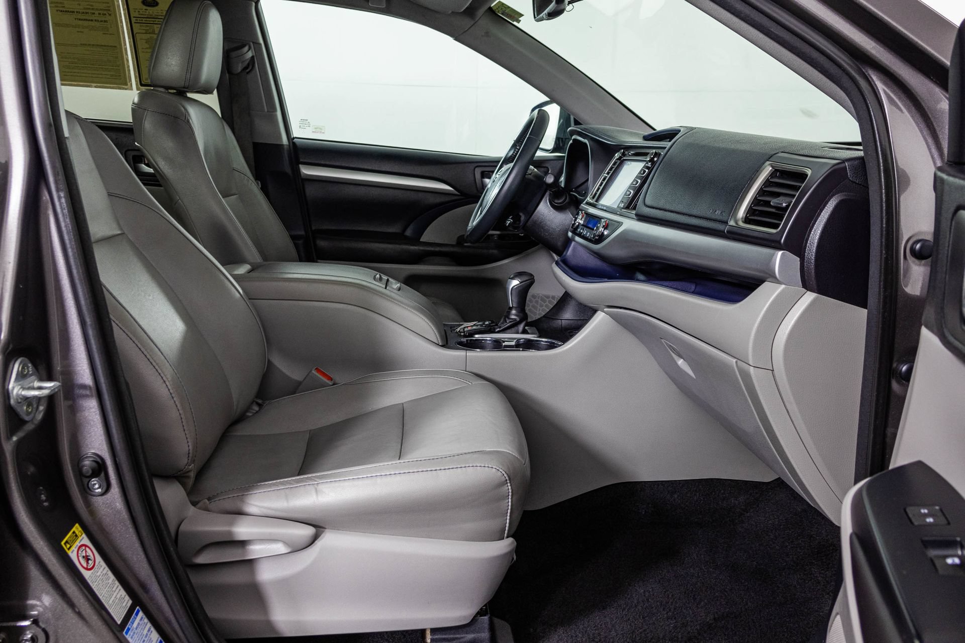 Used 2016 Toyota Highlander XLE AWD/4WD image 48