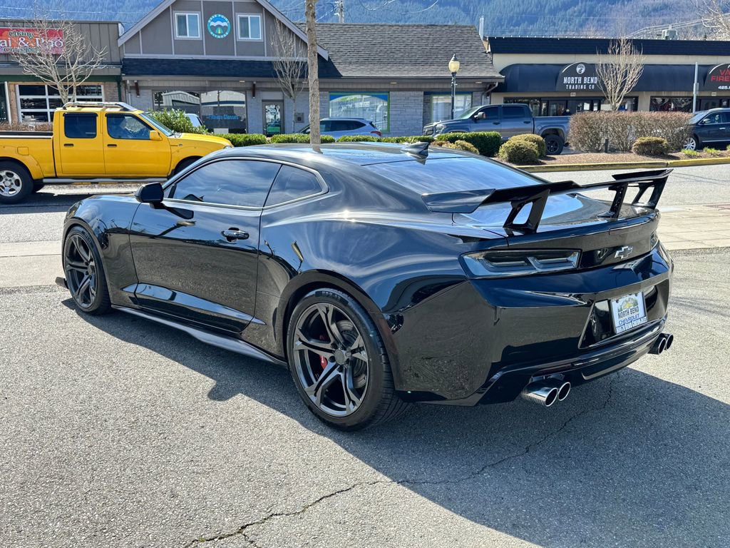 Used 2018 Chevrolet Camaro SS image 8