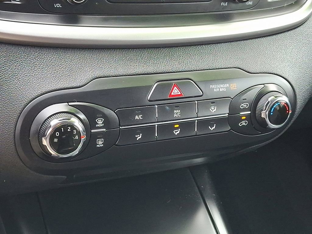 Used 2017 Kia Sorento LX image 17