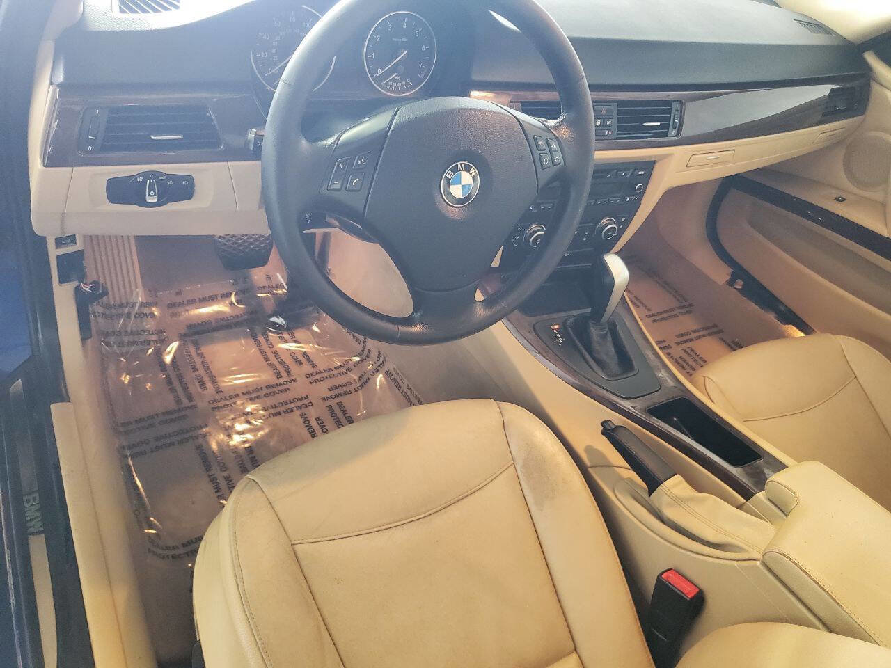 Used 2011 BMW 328i xDrive Wagon AWD/4WD image 8