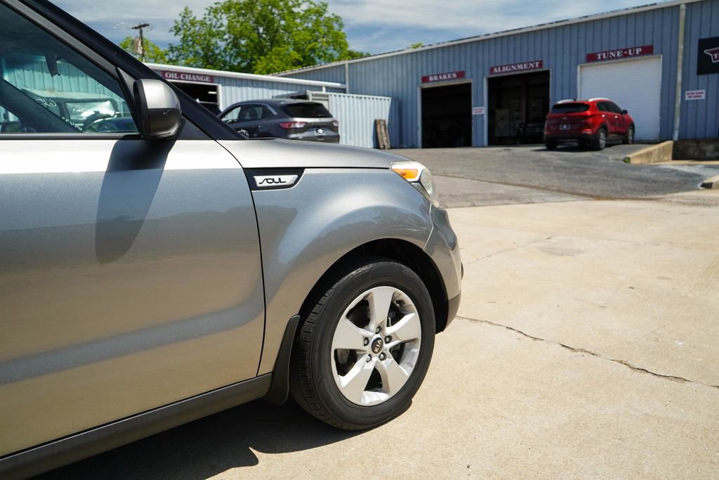 Used 2019 Kia Soul FWD image 17