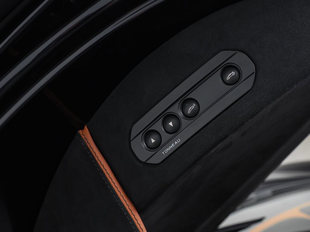 Used 2013 McLaren MP4-12C Spider RWD image 33