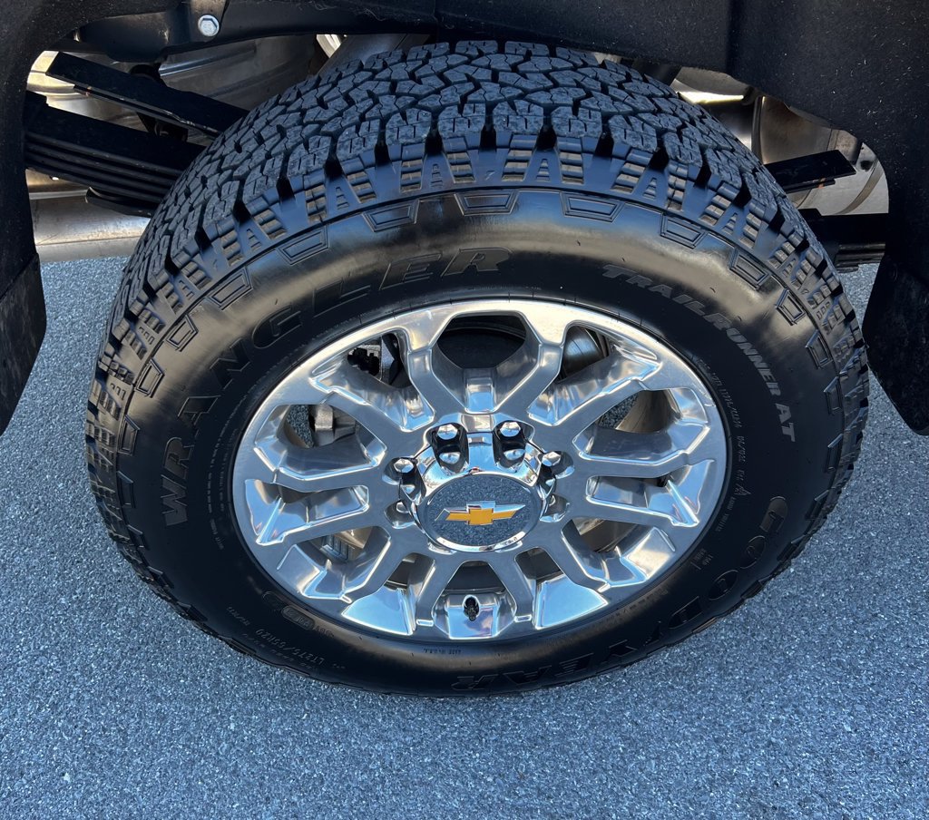 Used 2025 Chevrolet Silverado 3500 LTZ w/ LTZ Premium Texas Edition AWD/4WD image 20
