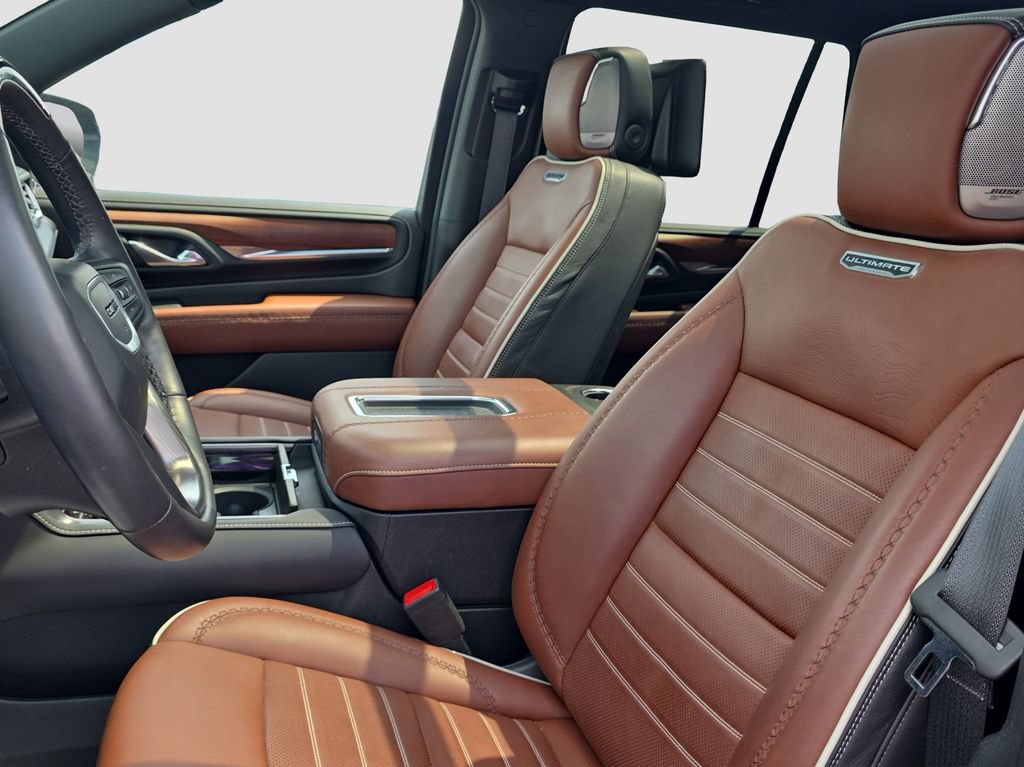 Used 2024 GMC Yukon Denali Ultimate AWD/4WD image 6