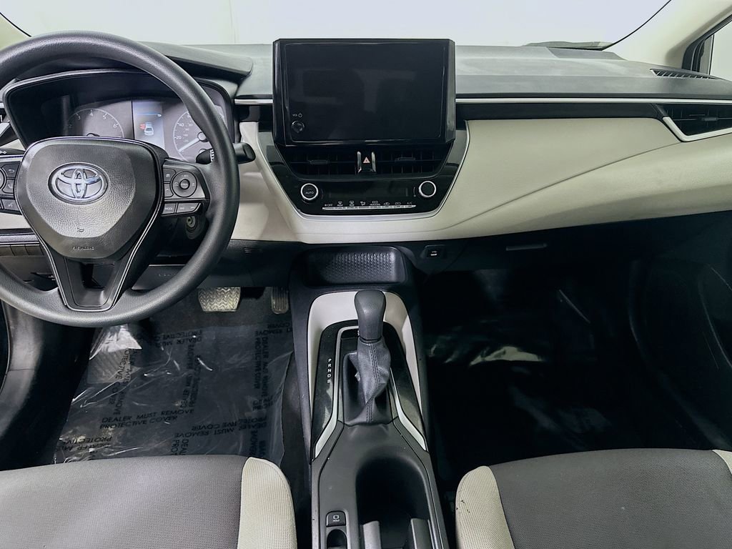 Used 2025 Toyota Corolla LE image 18