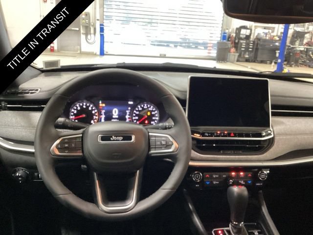 Used 2023 Jeep Compass Latitude w/ Convenience Group AWD/4WD image 6