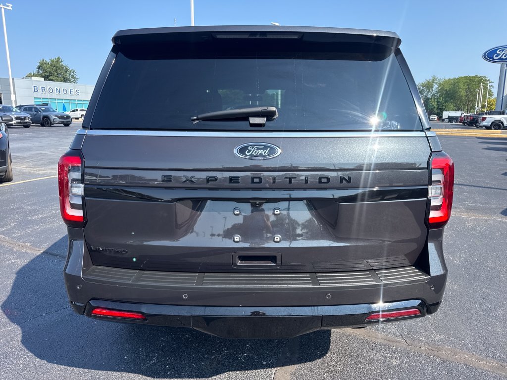 Used 2023 Ford Expedition Limited AWD/4WD image 9