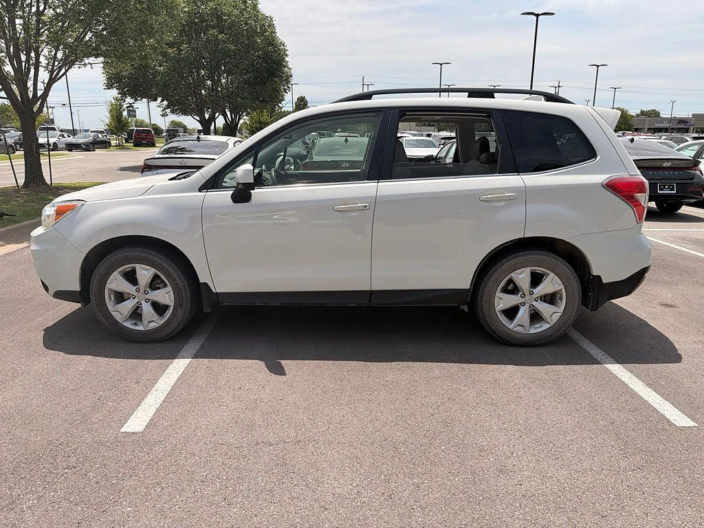Used 2016 Subaru Forester 2.5i Limited AWD/4WD image 11