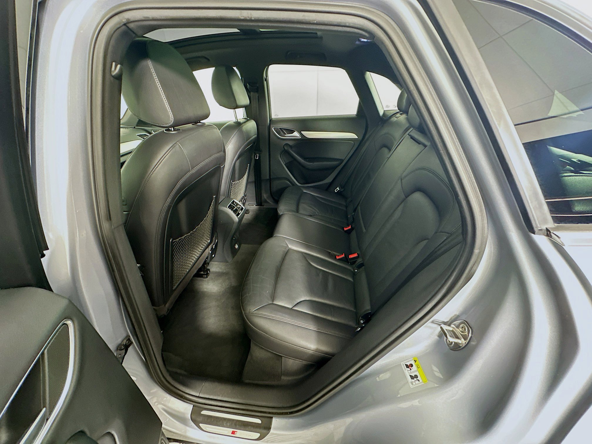 Used 2018 Audi Q3 2.0T Premium Plus w/ Premium Plus Package FWD image 28