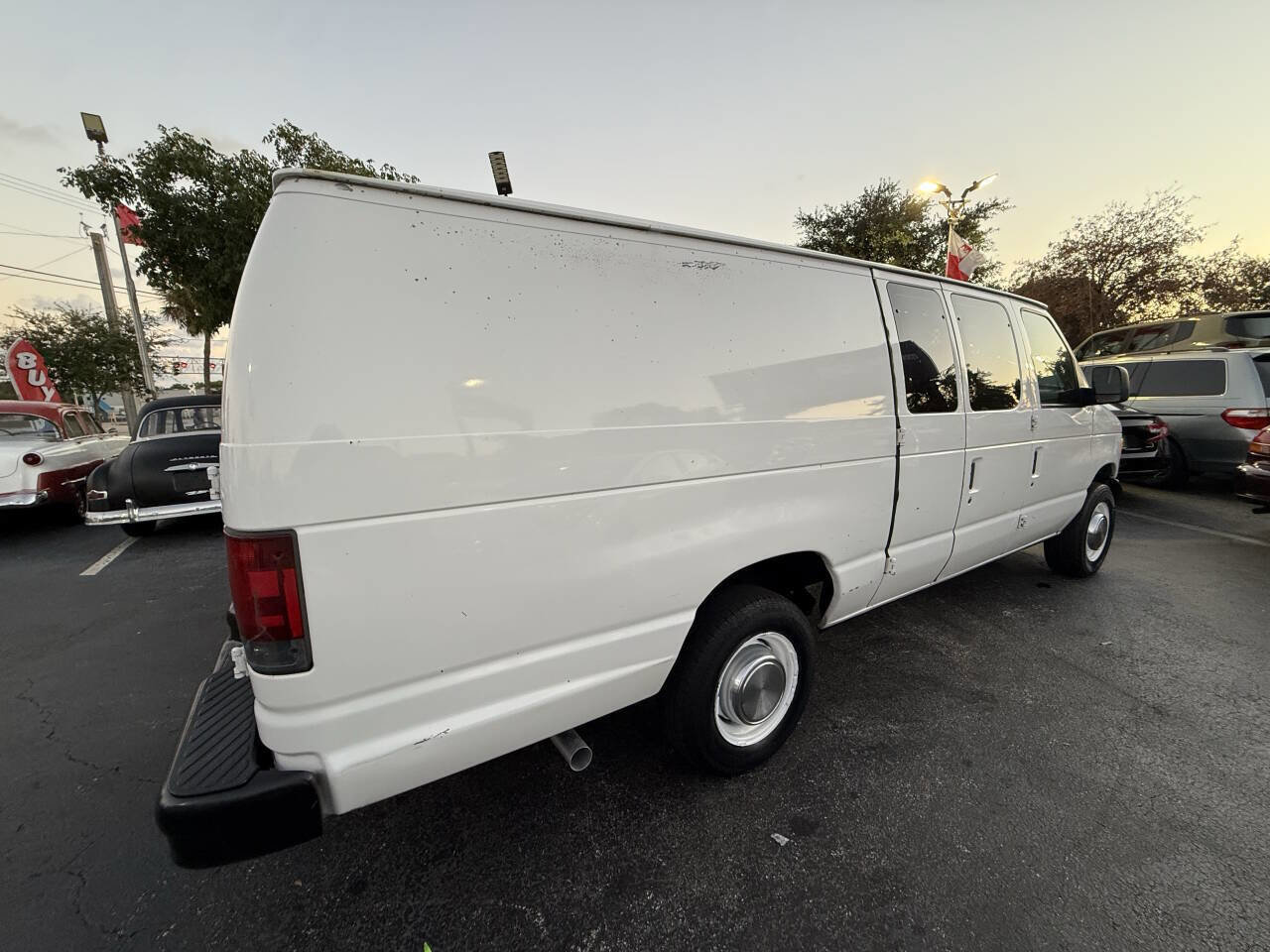 Used 2005 Ford E-250 and Econoline 250 Extended image 5