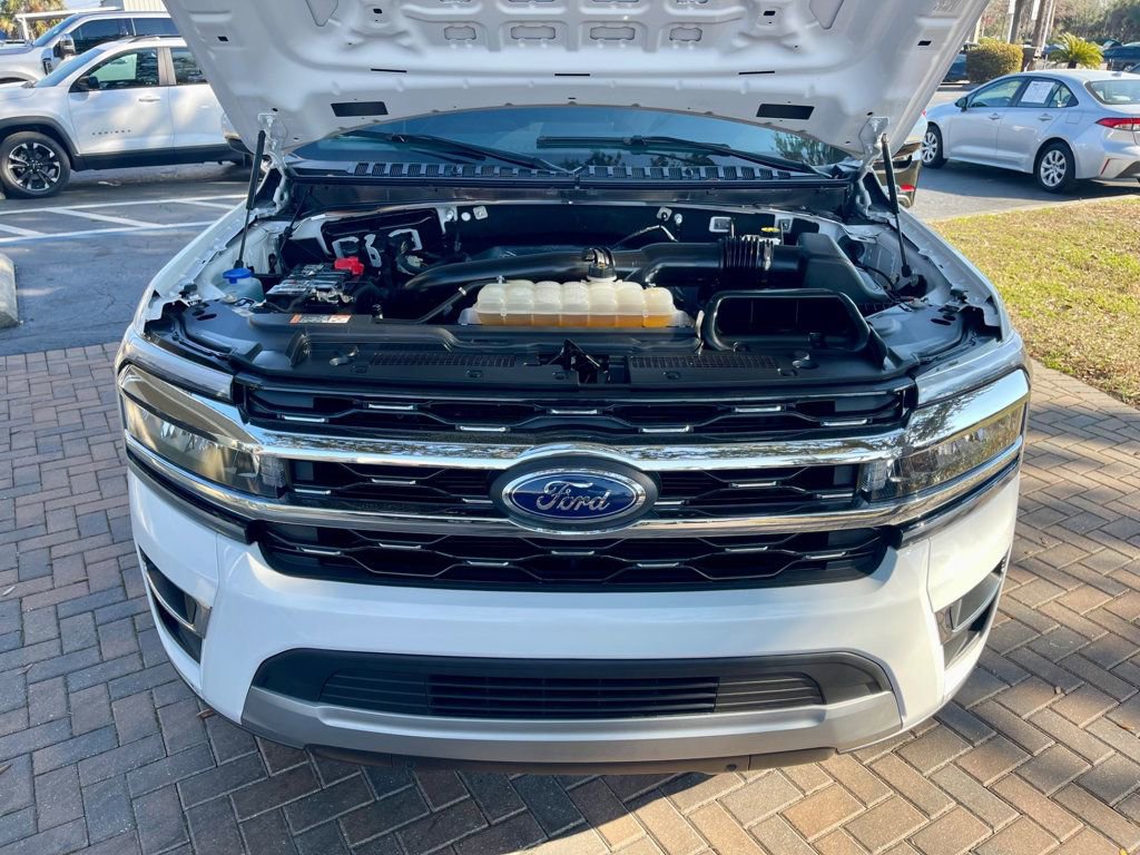 Used 2024 Ford Expedition Limited image 19