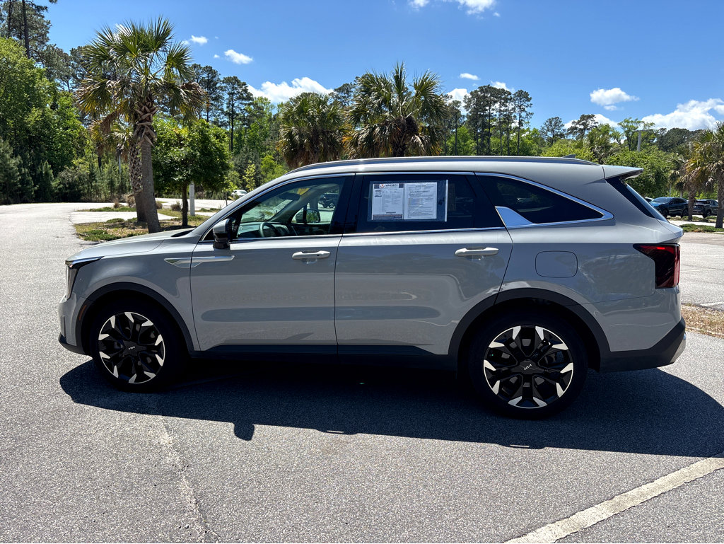 Used 2024 Kia Sorento EX w/ Panoramic Sunroof Package image 35
