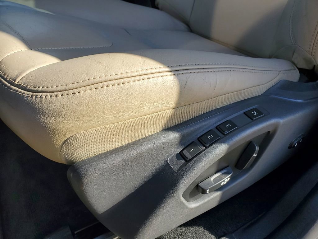 Used 2016 Volvo XC60 T6 w/ Proximity Package image 16