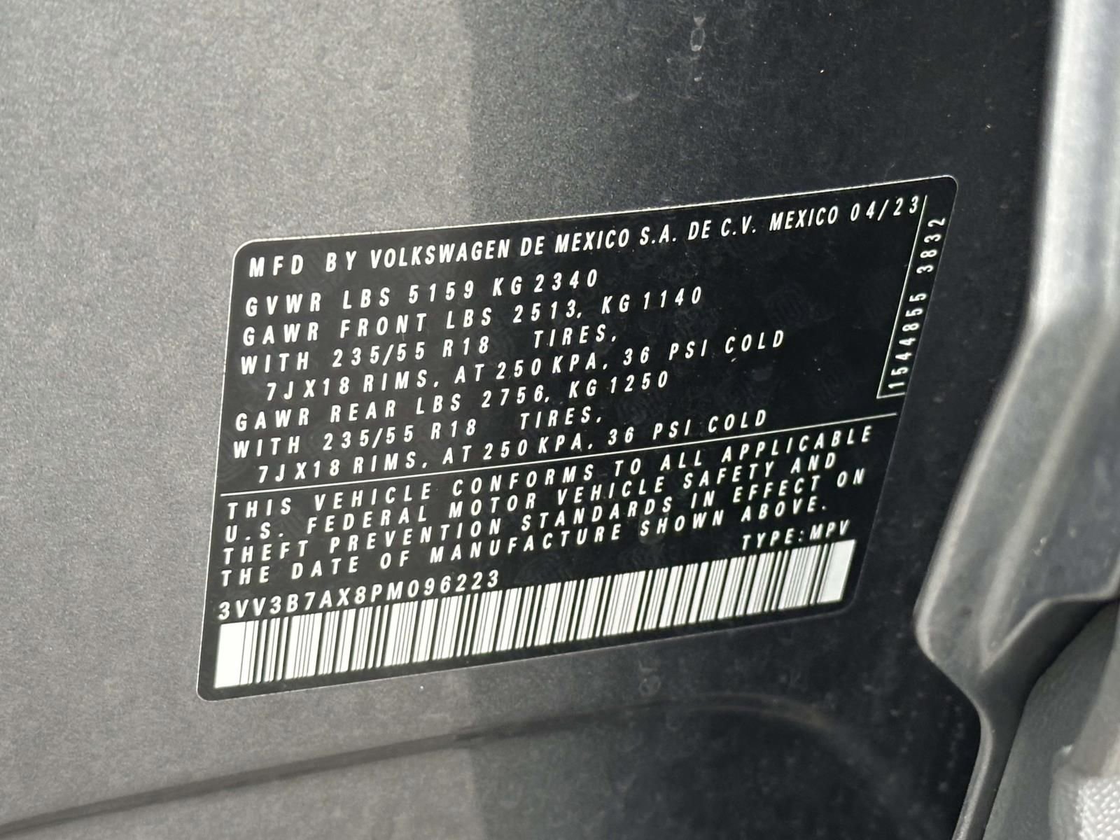 Used 2023 Volkswagen Tiguan SE image 12