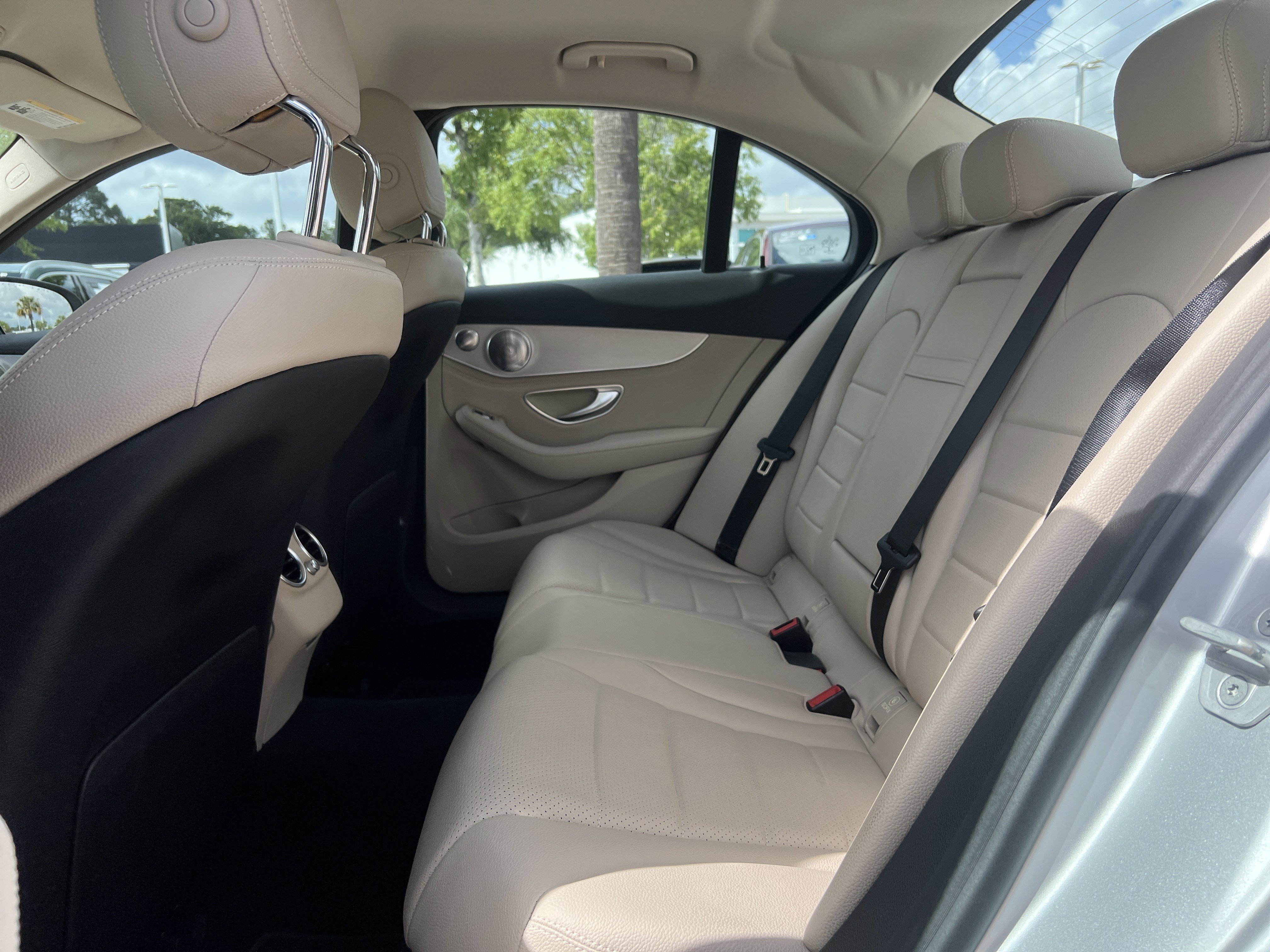 Used 2015 Mercedes-Benz C 300 Sedan image 31