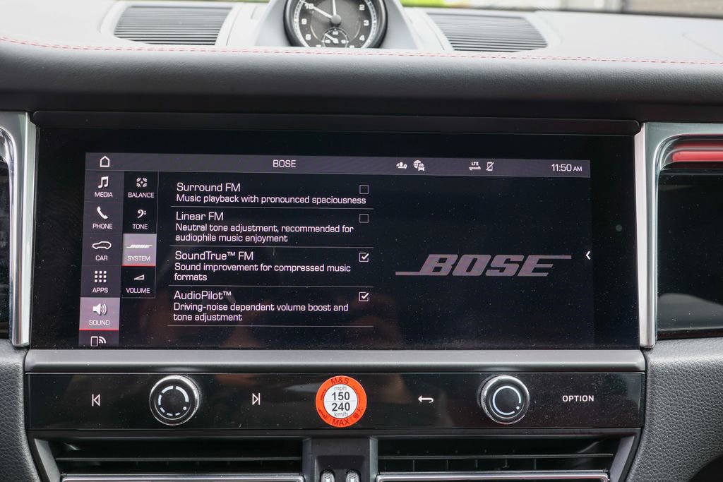 Certified 2026 Porsche Macan AWD/4WD image 24