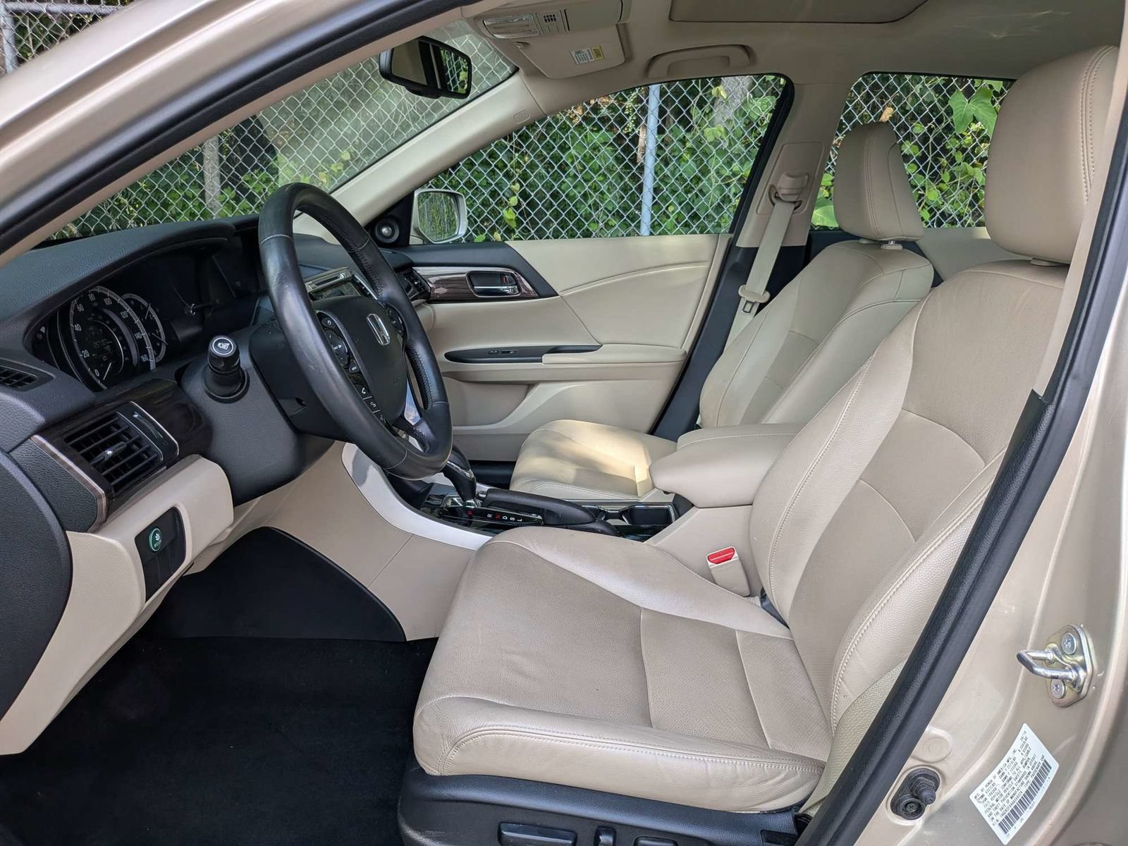 Used 2017 Honda Accord EX-L image 18