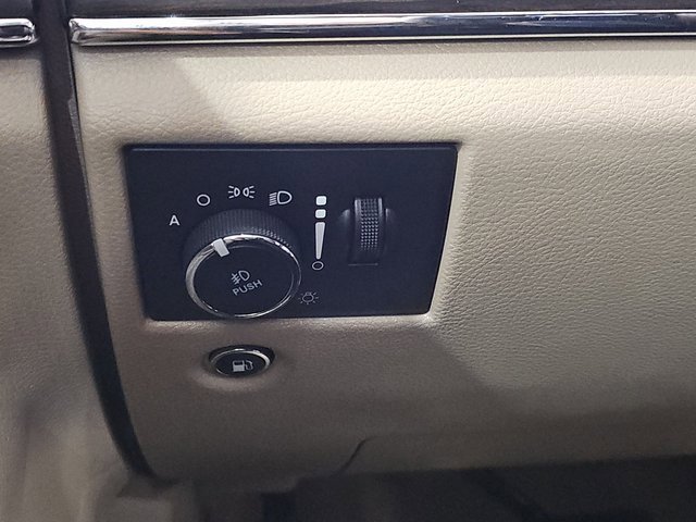 Used 2020 Jeep Grand Cherokee Overland image 25