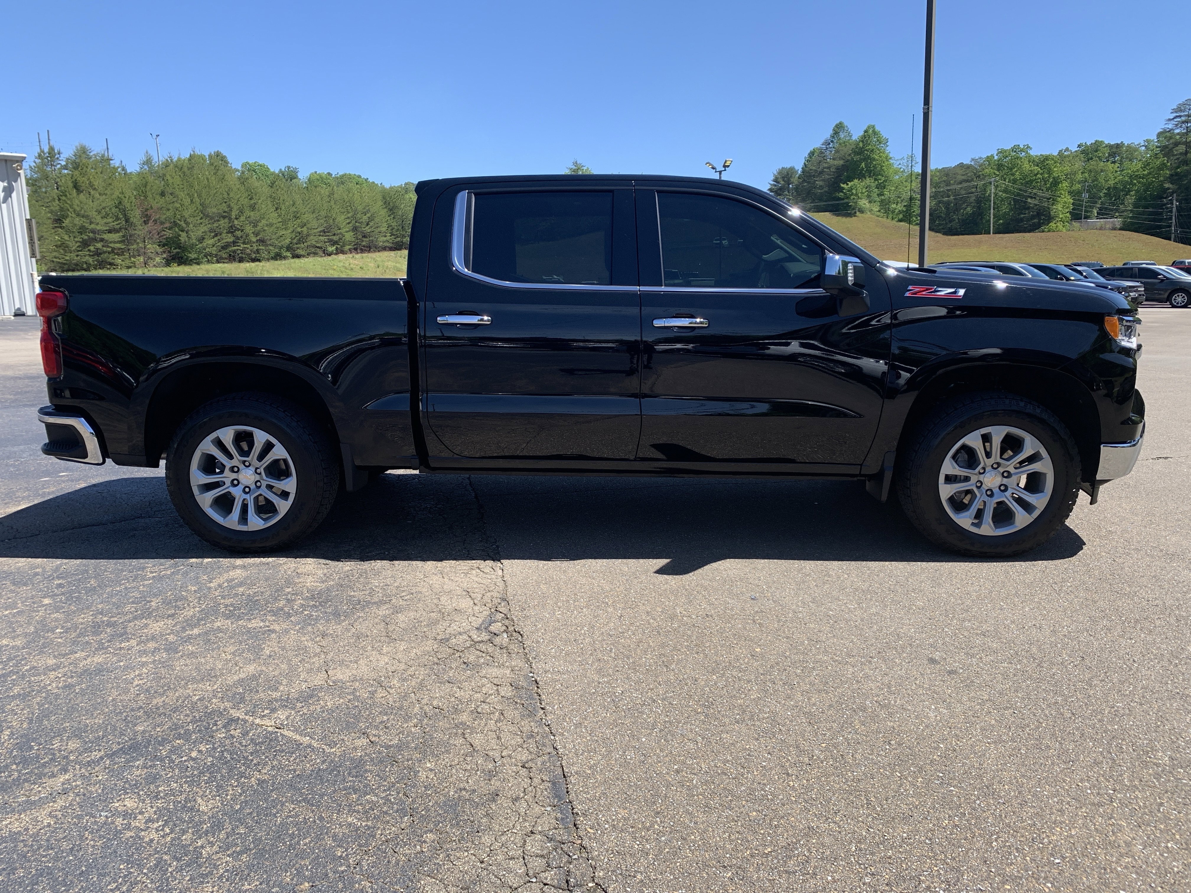 Used 2024 Chevrolet Silverado 1500 LTZ w/ LTZ Premium Package AWD/4WD image 12