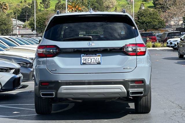 Certified 2024 Honda Pilot Touring image 4