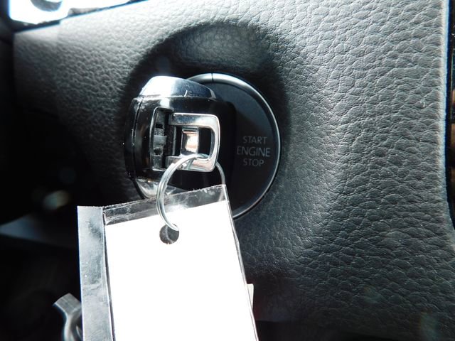 Used 2014 Volkswagen Touareg Sport image 18