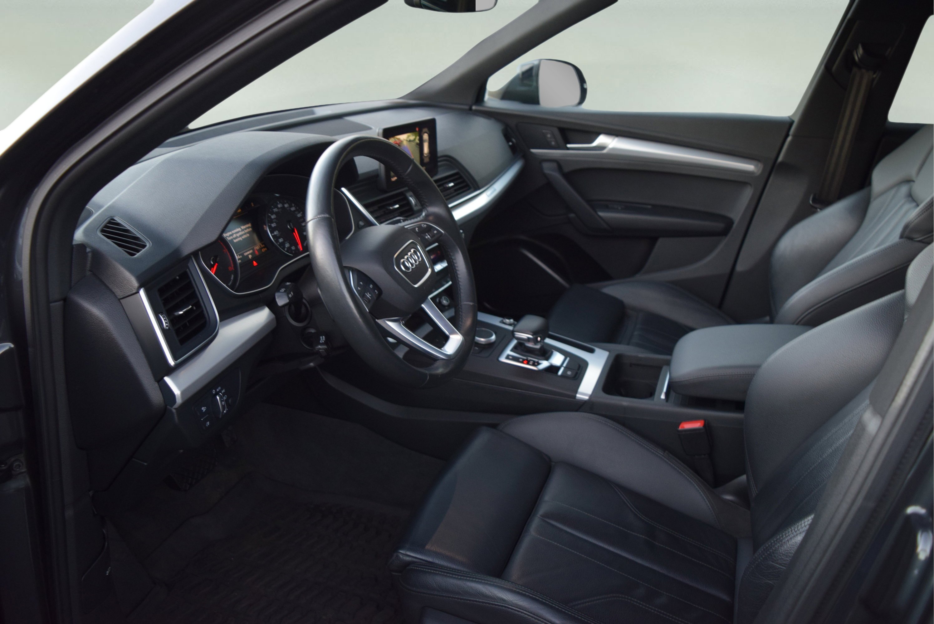 Used 2020 Audi Q5 2.0T Premium w/ Titanium Sport Package image 8