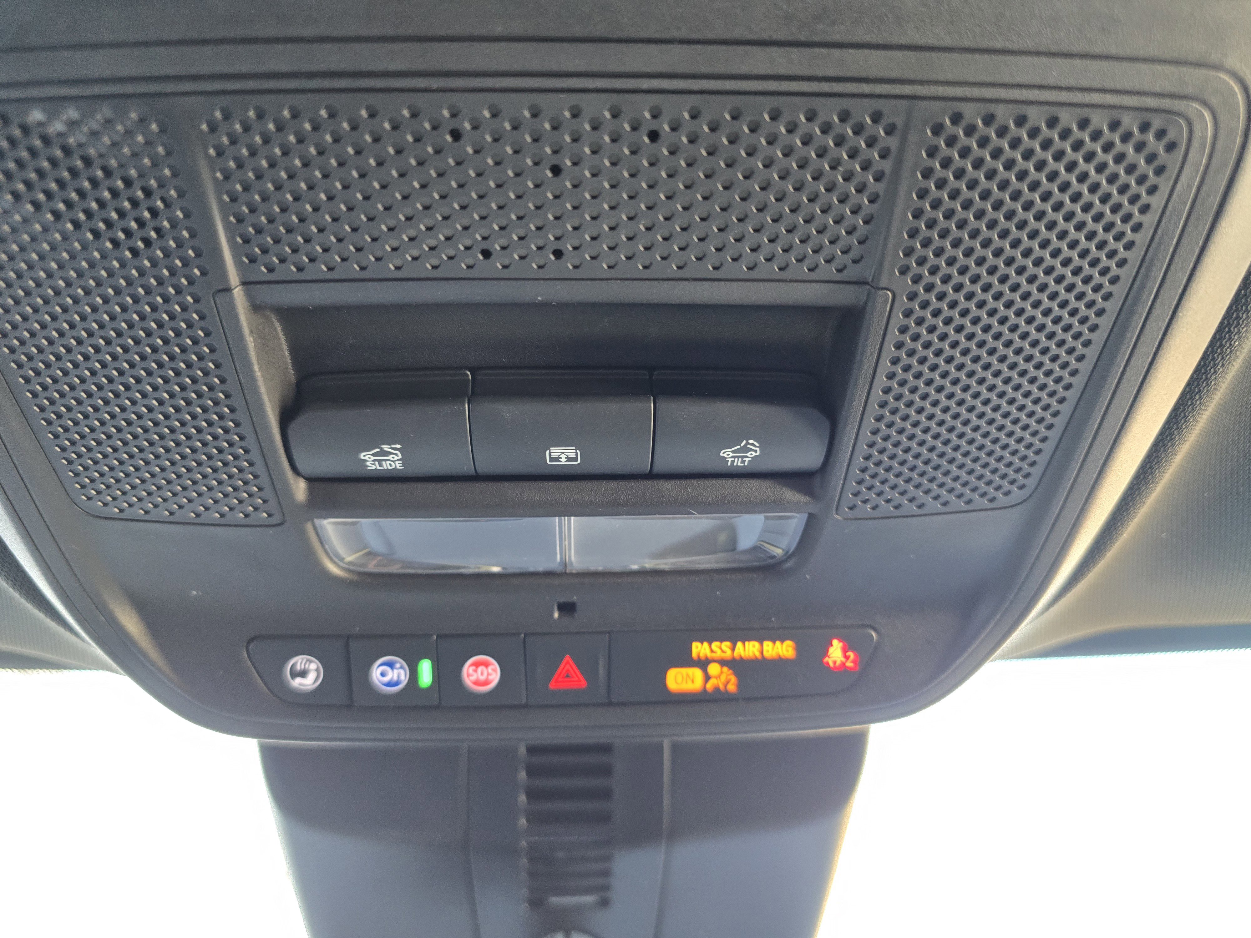 Used 2025 Chevrolet Traverse LT w/ Sun and Wheel Package image 64