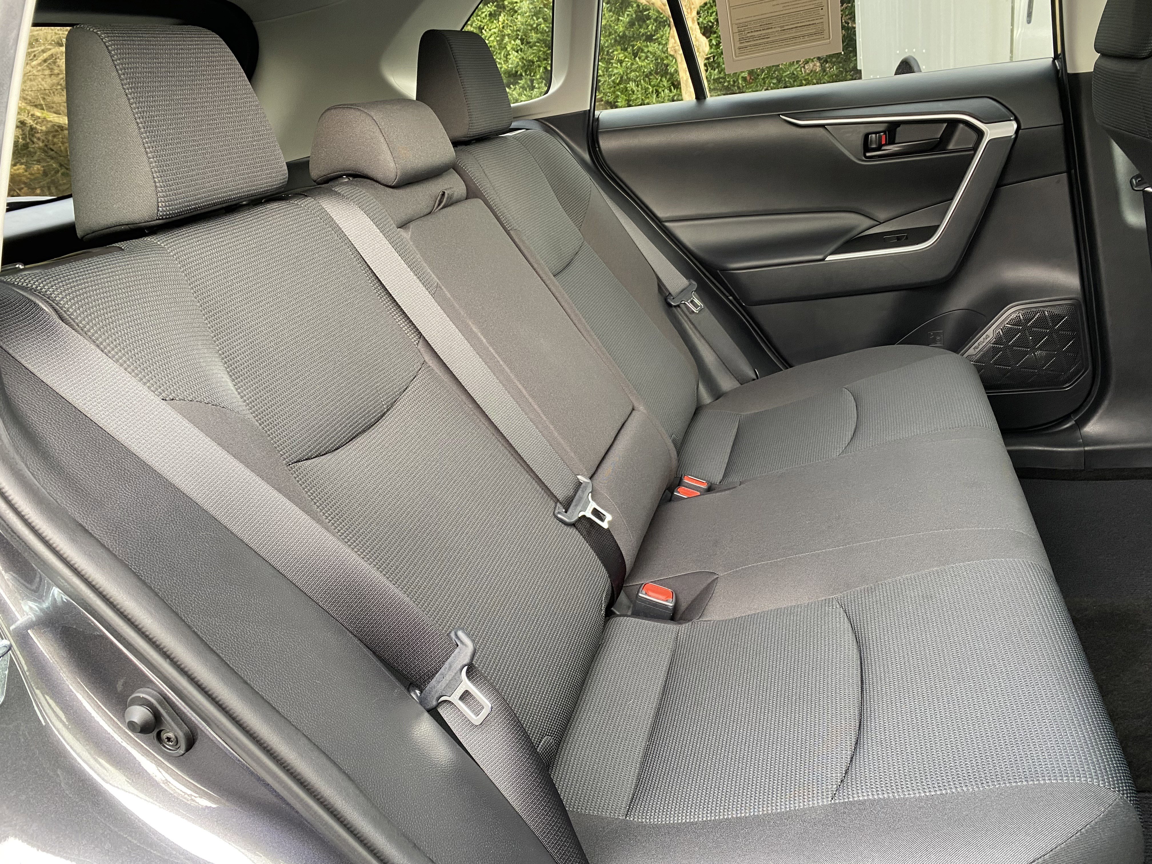 Used 2021 Toyota RAV4 LE image 33