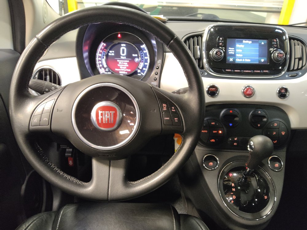 Used 2018 FIAT 500 Lounge FWD image 22