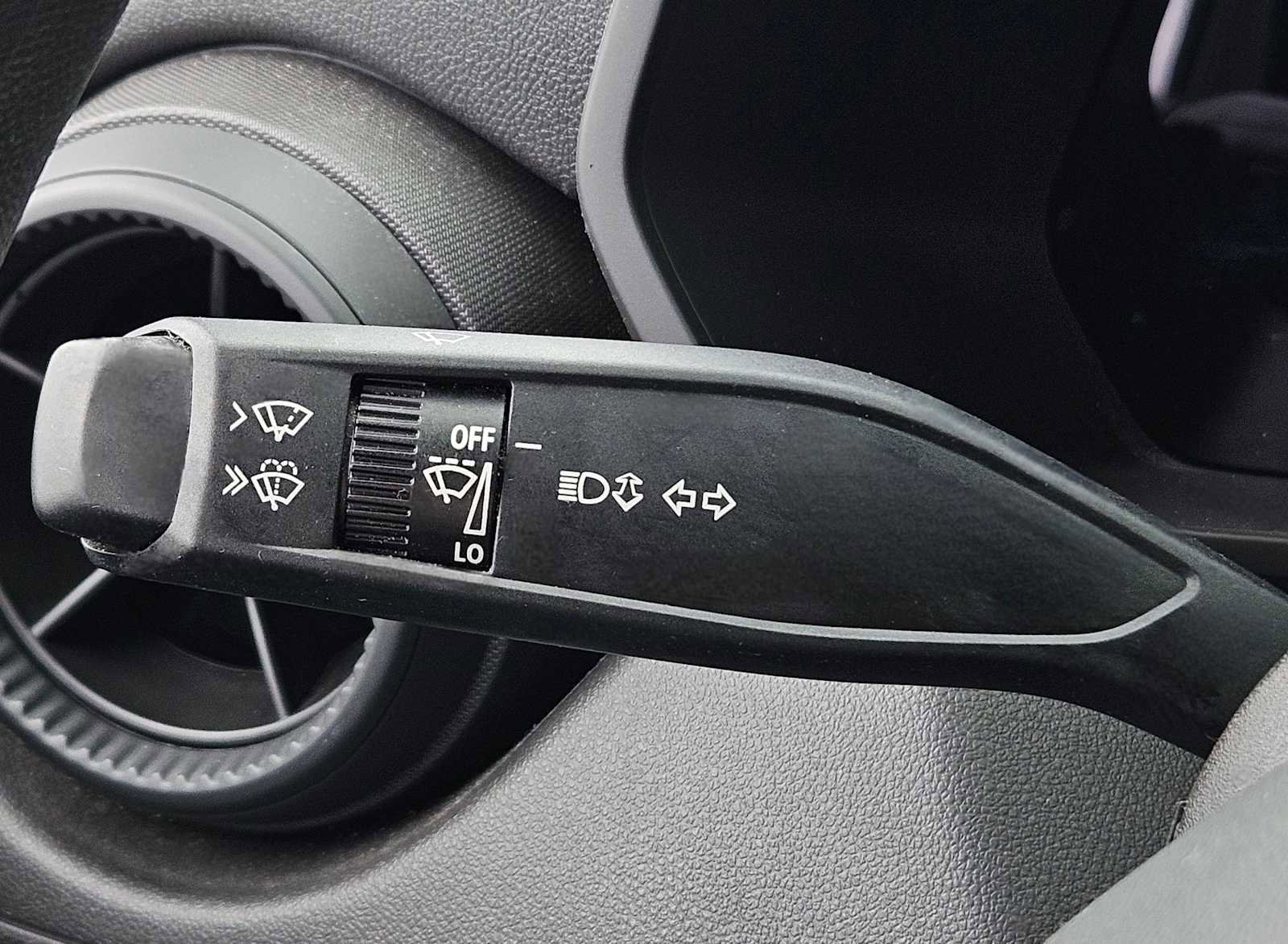 Used 2023 Chevrolet Colorado Trail Boss w/ Technology Package AWD/4WD image 15