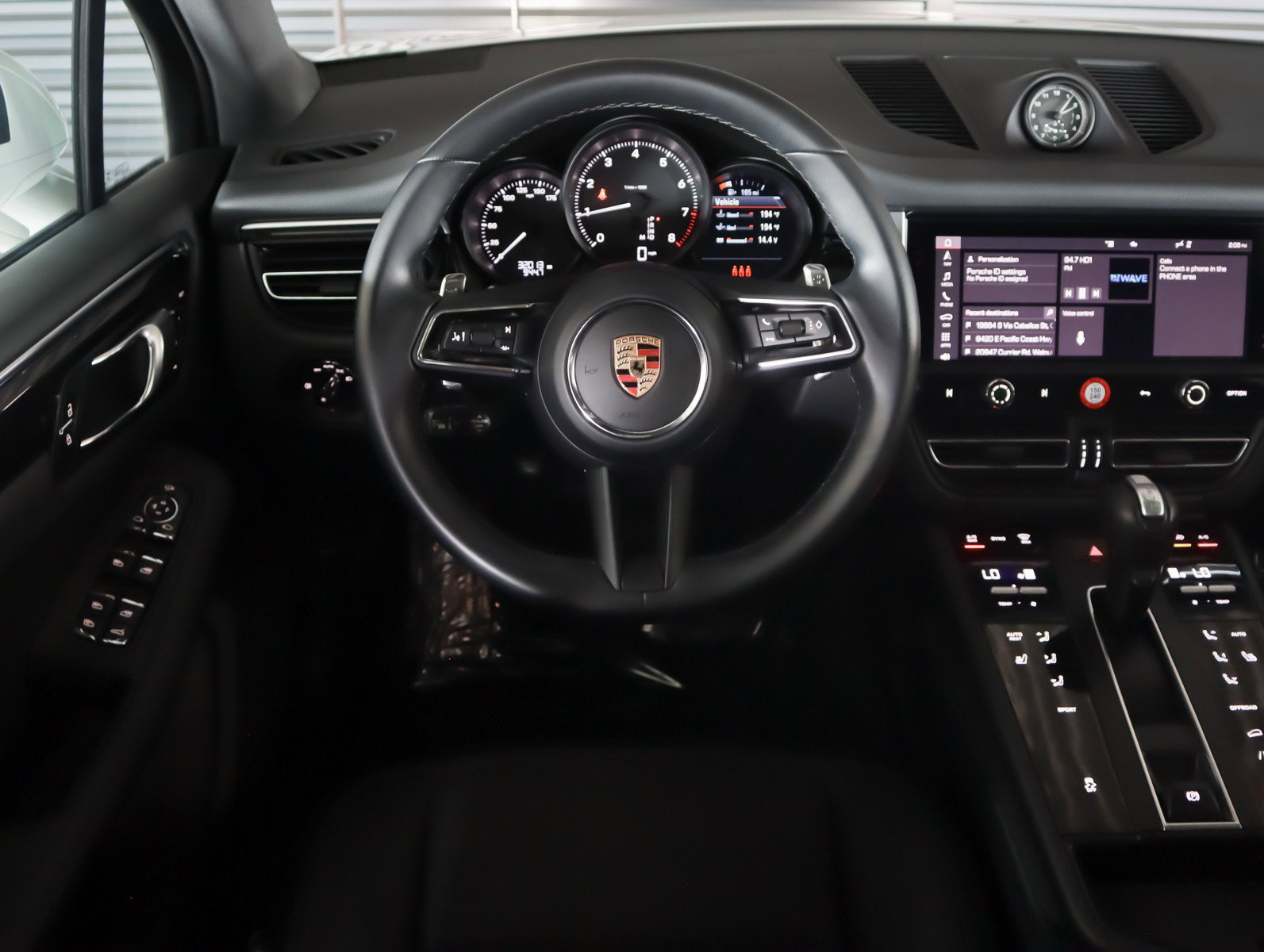 Used 2023 Porsche Macan AWD/4WD image 13