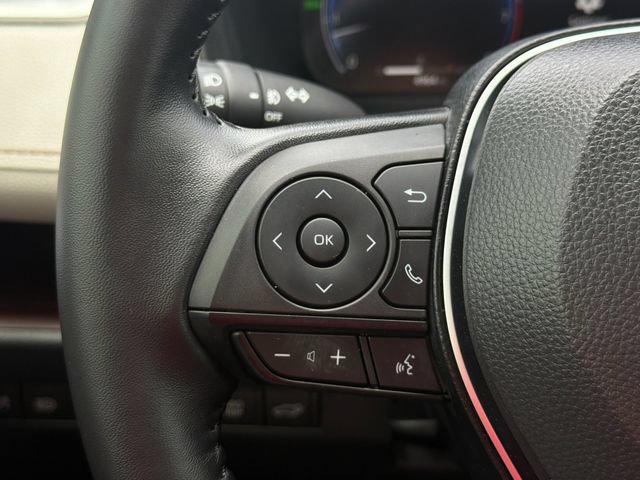 Used 2025 Toyota RAV4 Limited FWD image 26