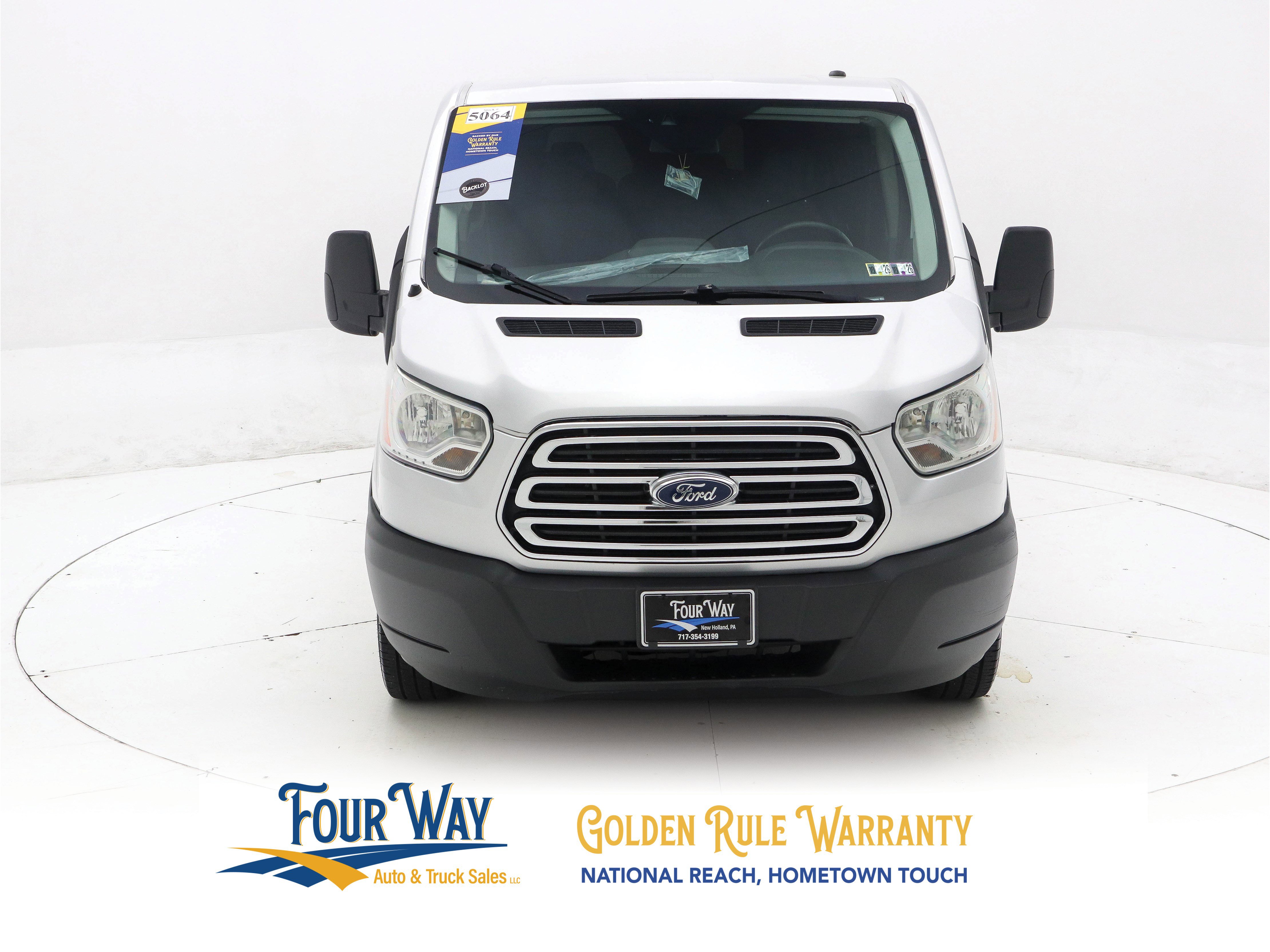 Used 2016 Ford Transit 150 XLT image 9