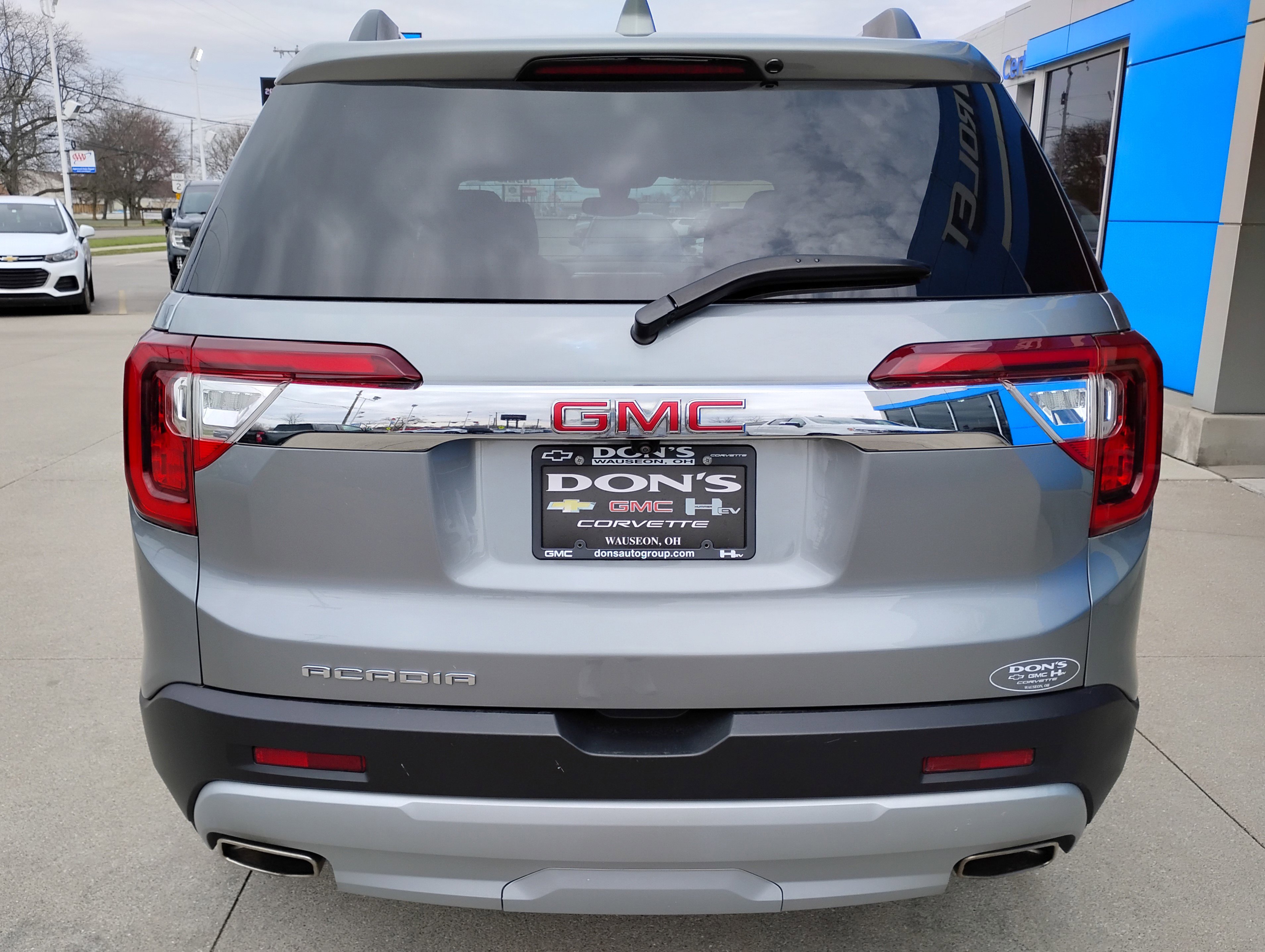 Used 2023 GMC Acadia SLT image 33