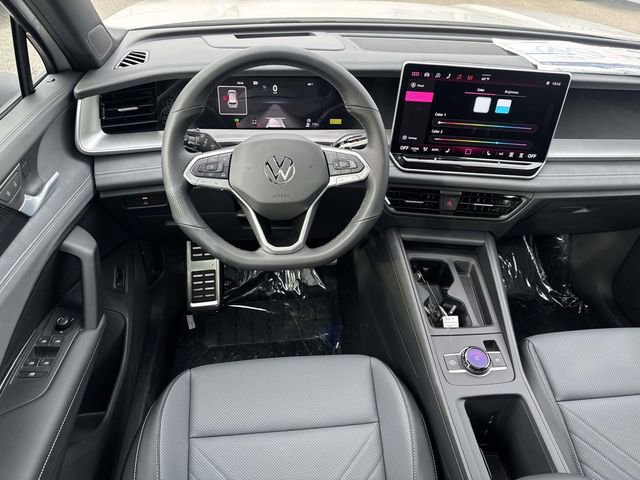 New 2026 Volkswagen Tiguan SE R-Line FWD image 8