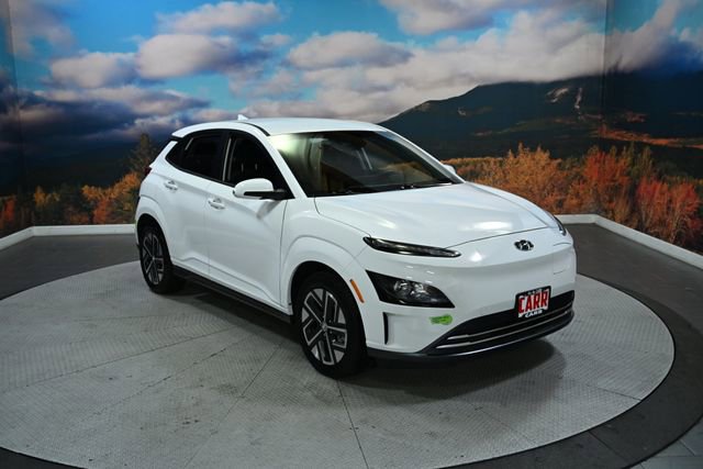 Used 2023 Hyundai Kona SE image 1
